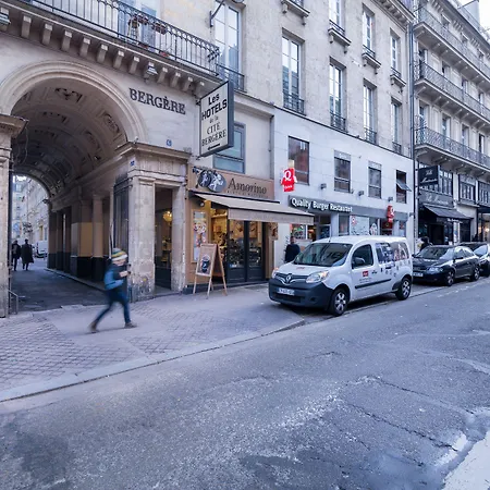 Hotel Des Arts - Cite Bergere 2*